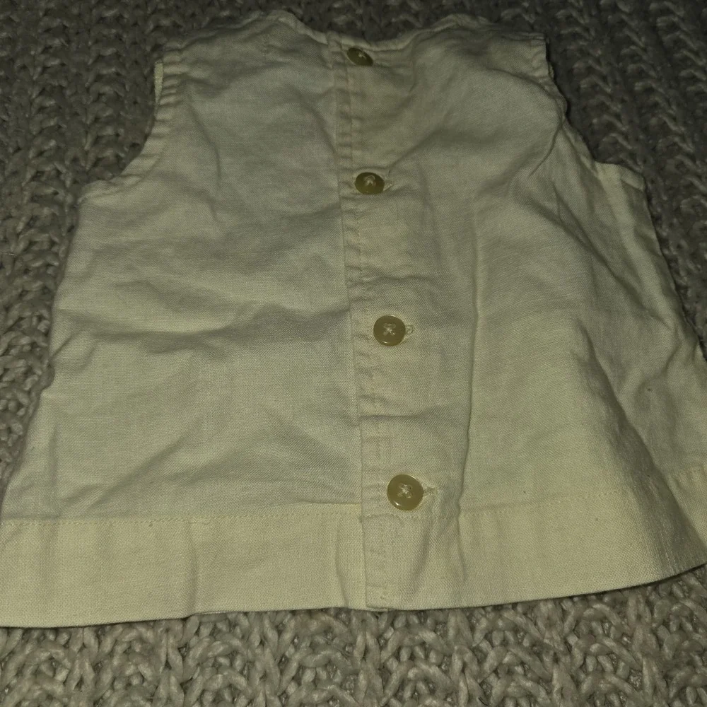 The Children's Place Vintage Yellow Linen Embroidered Pc Outfit Size 12 Months